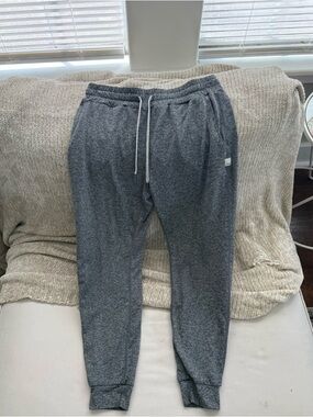 Vuori Performance Joggers- Heather Gray